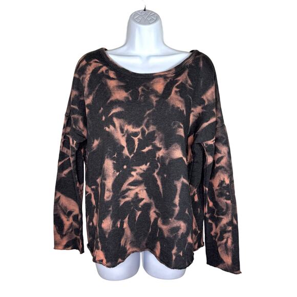 T Party Tie Dye Crochet Cut Out Back Pullover Top Medium NWOT - Picture 9 of 9